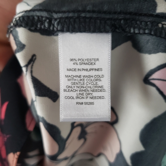 Express Floral Top - Picture 5 of 6